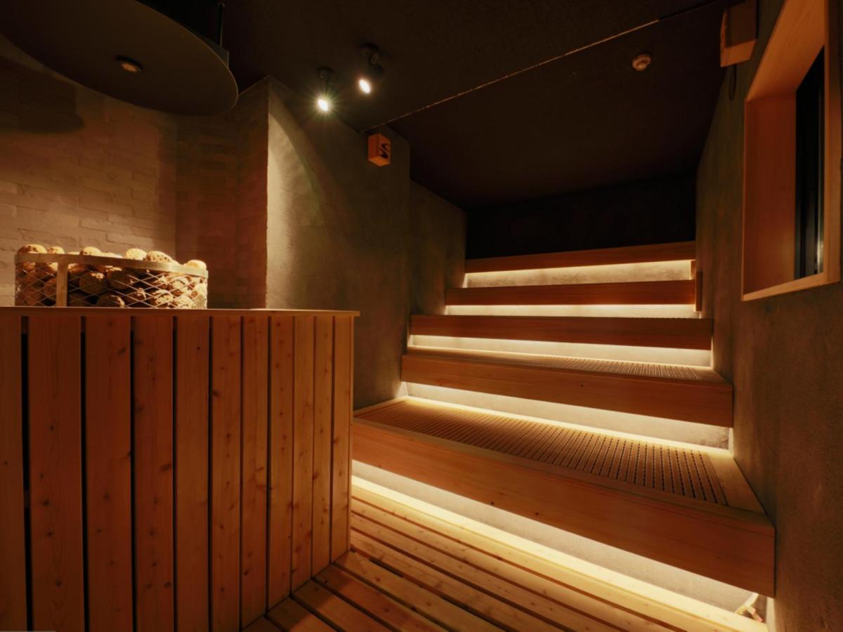 Rembrandt & Shimbashi - Caters To Men Tokyo prefektur