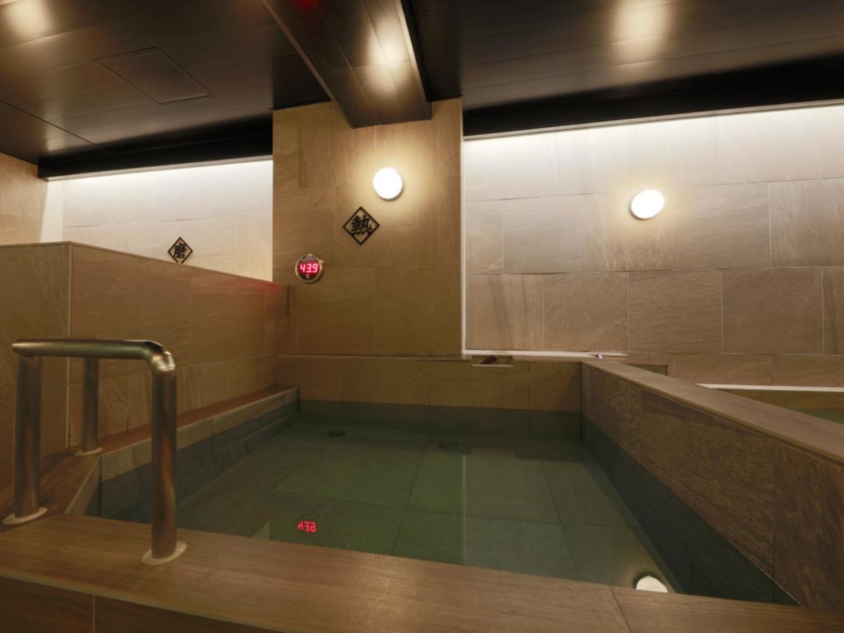 Rembrandt & Shimbashi - Caters To Men 2* Tokyo prefektur