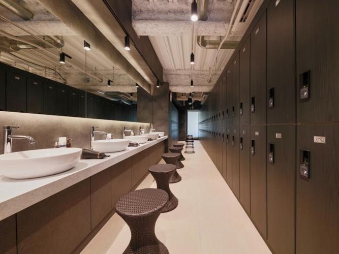 Rembrandt & Shimbashi - Caters To Men 2* Tokyo prefektur